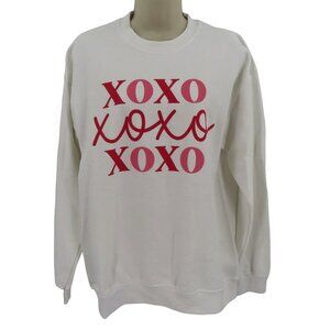 Gildan Womens Medium XOXO Valentine Love Pink White Crewneck Sweatshirt Pullover